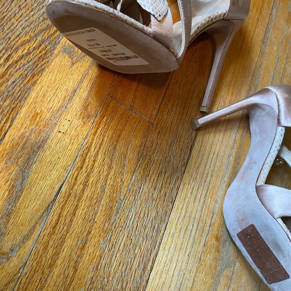 Authenticated Valentino Heels, Valentino Heels, Neutral/Champagne, USW 9 - Picture 3 of 10